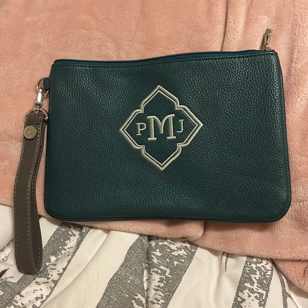 Green clutch